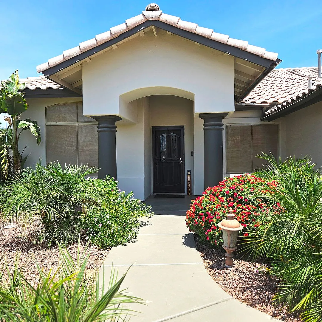 Pool home available now! — Photo 2