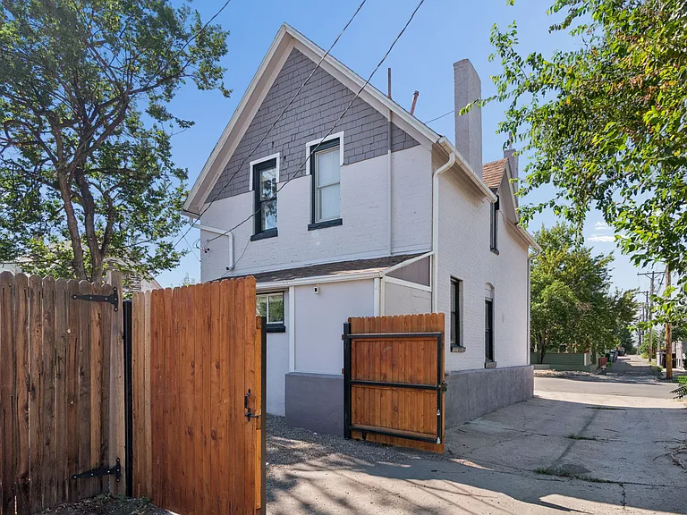 617 W 1st Ave — Photo 9