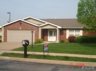 6919 N Stalworth Dr, Peoria, IL 61615
