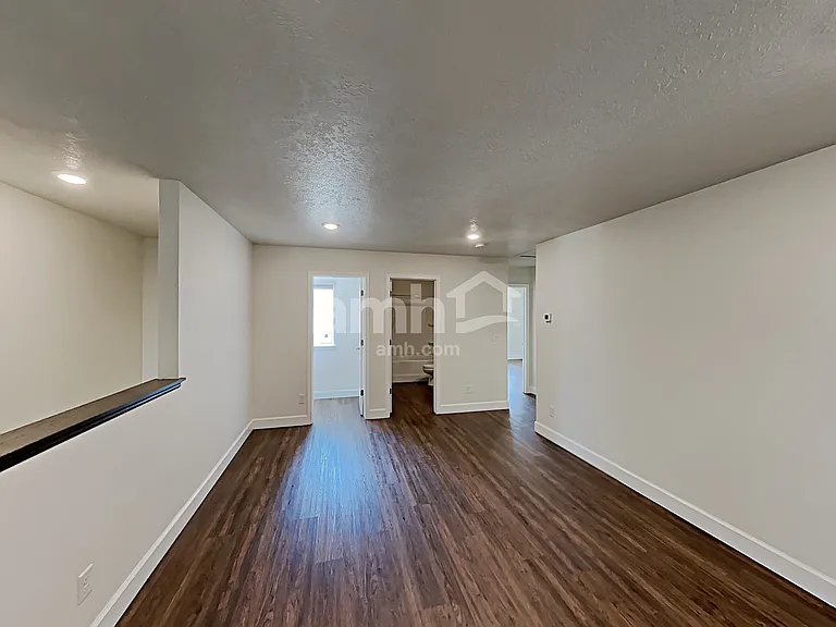 2992 S Village Dr — Photo 9