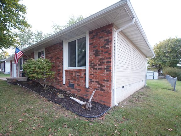 3rd image of 111 N Drenda Ave