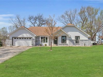 7910 NW Eastside Dr, Kansas City, MO, 64152