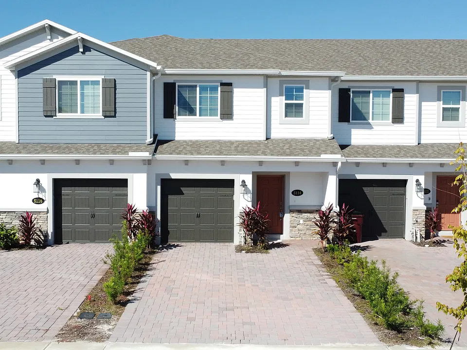 5114 Rain Shadow Dr