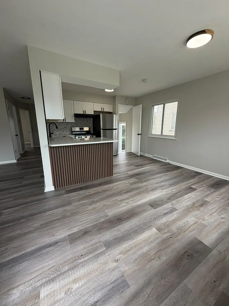 4 bed, 1444 sqft, $2,250 — Photo 2