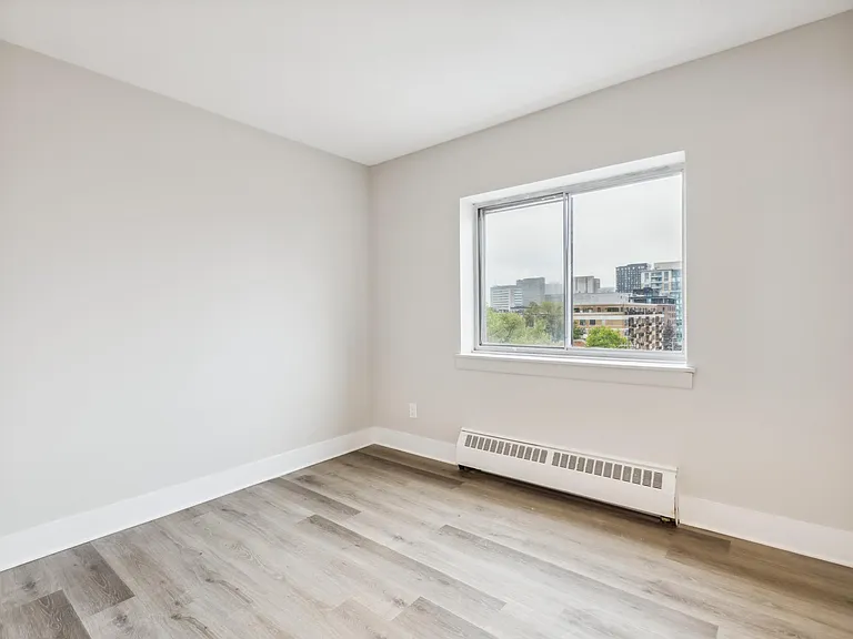 325 Besserer St — Photo 15