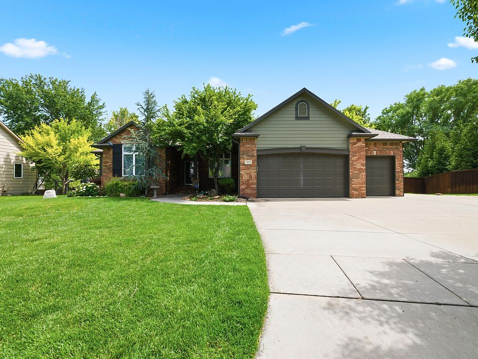 1st image of 3845 N Lakecrest Ct