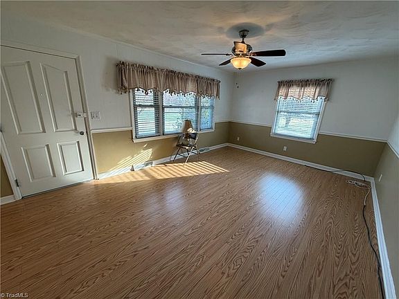 4th image of 200 Arlington St