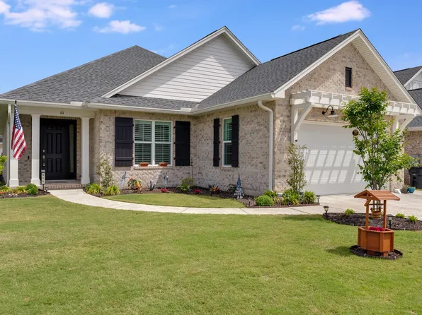 111 Hornet Ln, Valparaiso, FL 32580