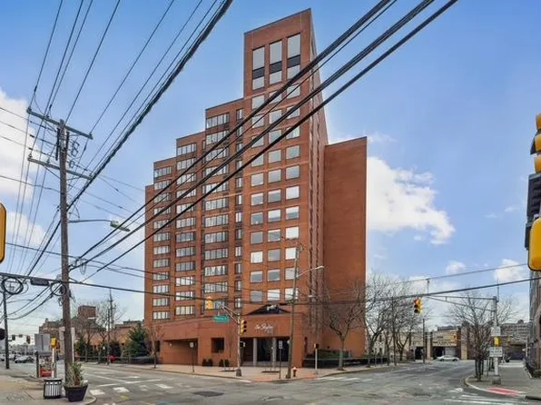 551 Observer Highway image 1 of 13