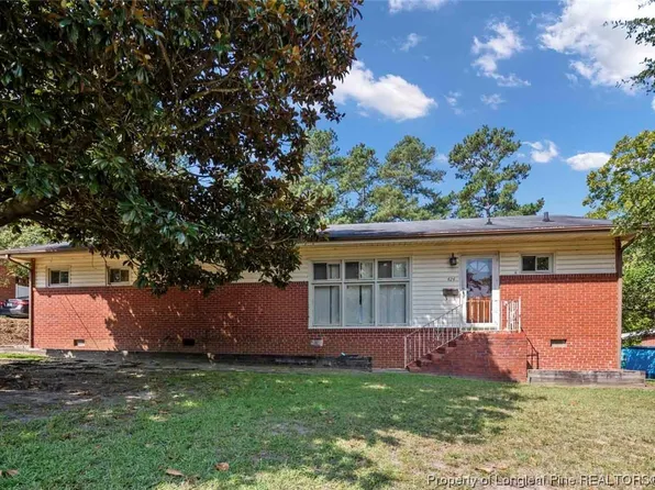 424 McRae Dr, Fayetteville, NC 28305
