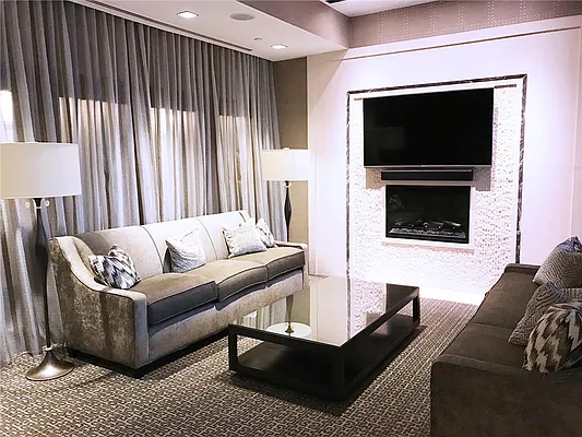 Rented by R New York | media 17