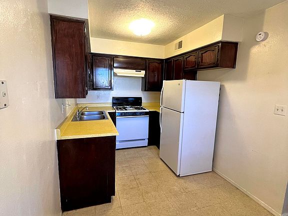 4th image of 12200 Candelaria Rd NE