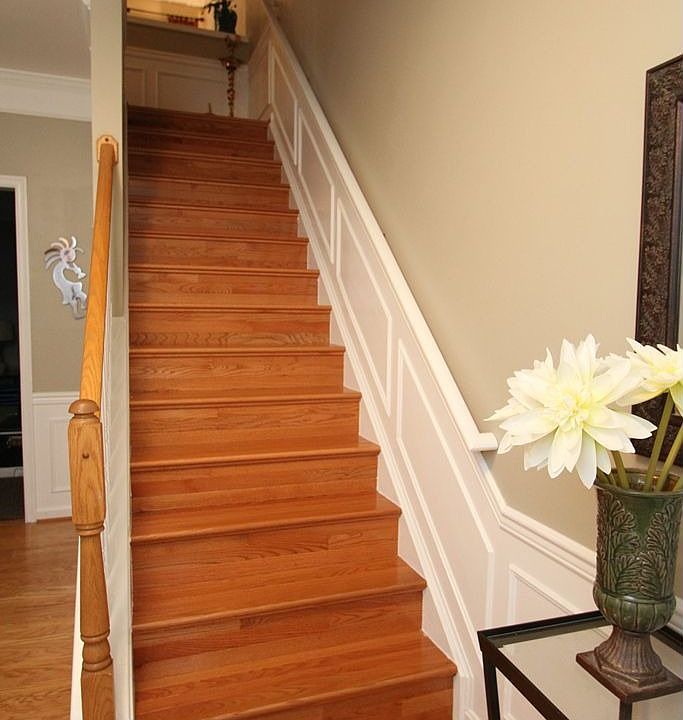 Foyer & Stairway to upper level