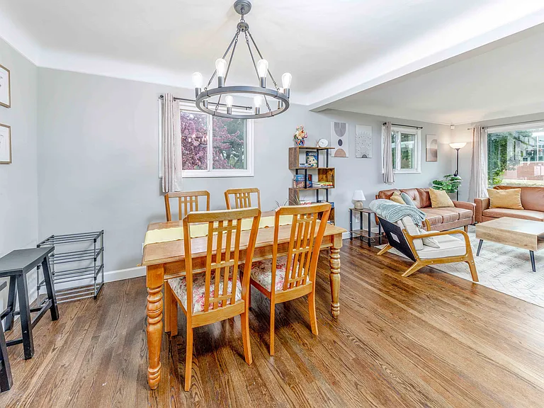 2099 E Maple Rd #11 — Photo 2