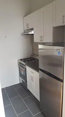 Rented by Chartwell Manhattan Realty | media 10