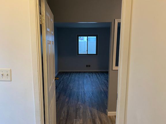 3rd image of 140 Fieldstone Rd Floor 2