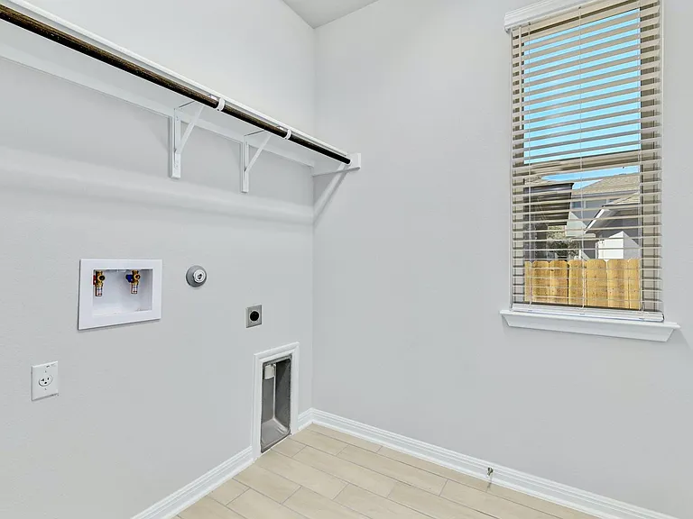 1021 Kerrwood Way — Photo 8