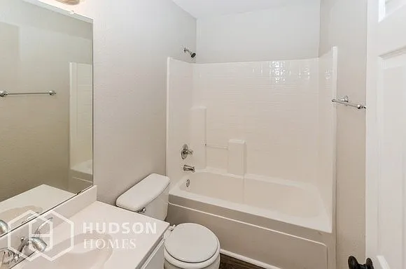3 bed, 2.0 bath, 1719 sqft, $2,445 — Photo 4