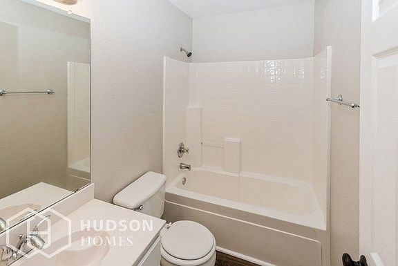 3rd image of 628 Saint Eric Dr