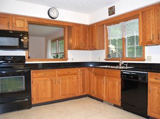 3079 Jaycox Rd, Avon, OH 44011