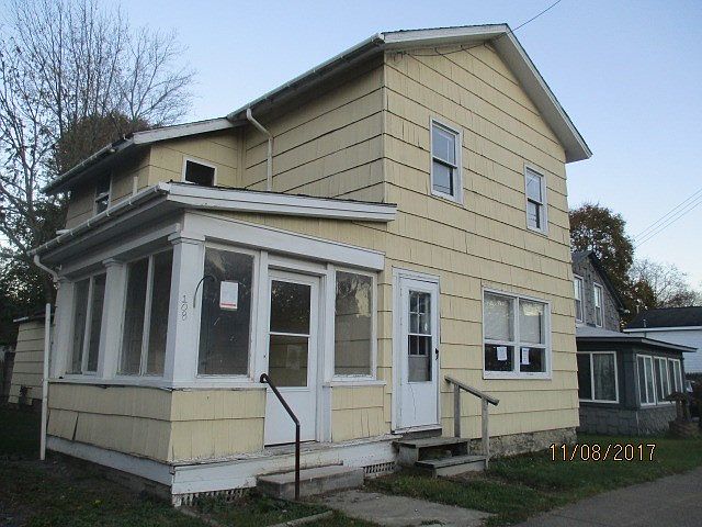 1st image of 108 Catherine St