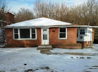 413 Elm St, East Dubuque, IL 61025