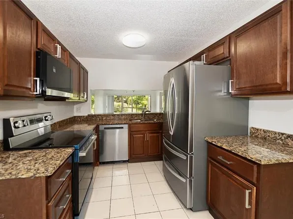 740 Augusta Blvd APT E104, Naples, FL 34113