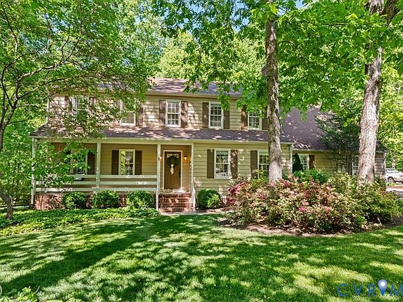 3rd image of 1113 Royal Ridge Rd