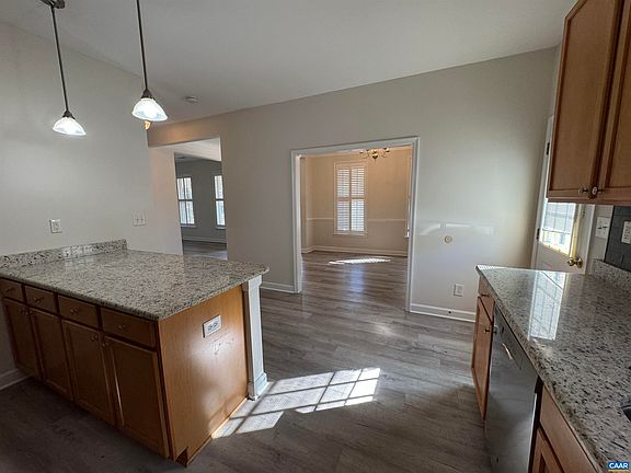4th image of 5426 Hill Top St