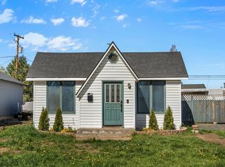 227 SW 11th St, Redmond, OR 97756