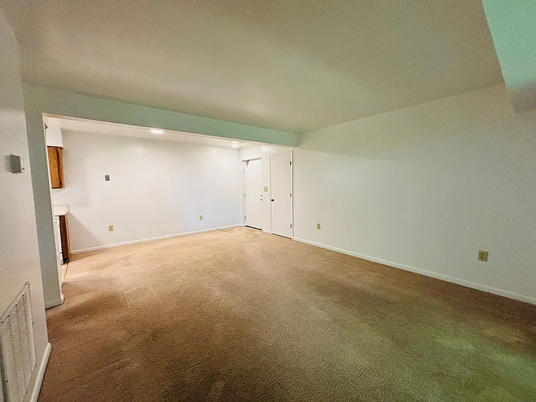 207 Wharton St SE #4 — Photo 3