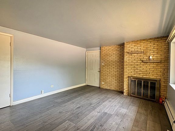 5th image of 7426 W 111th St APT 610