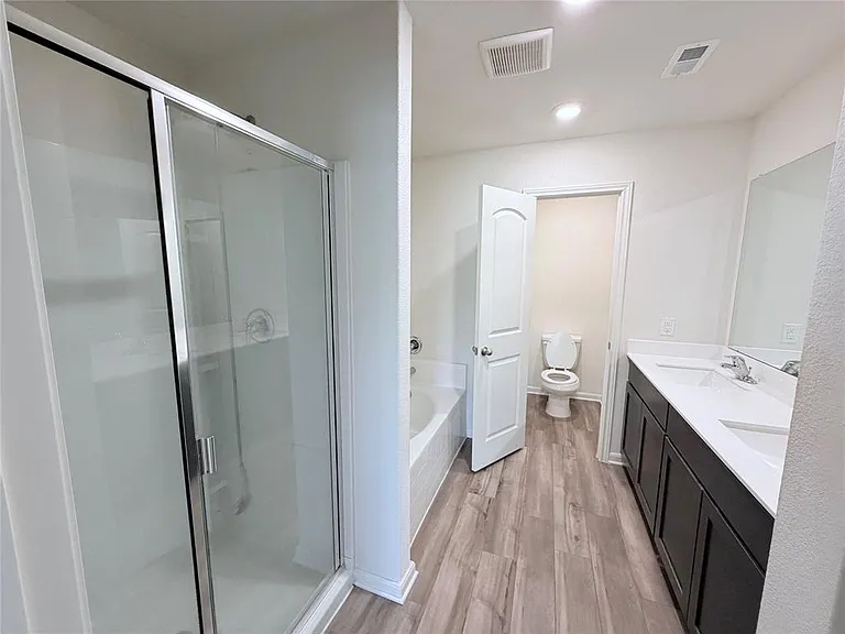 740 Saratoga Dr — Photo 15