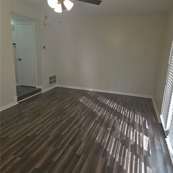 583 Winding Creek Rd #H — Photo 2