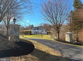 40545 Farm Market Rd, Leesburg, VA 20176