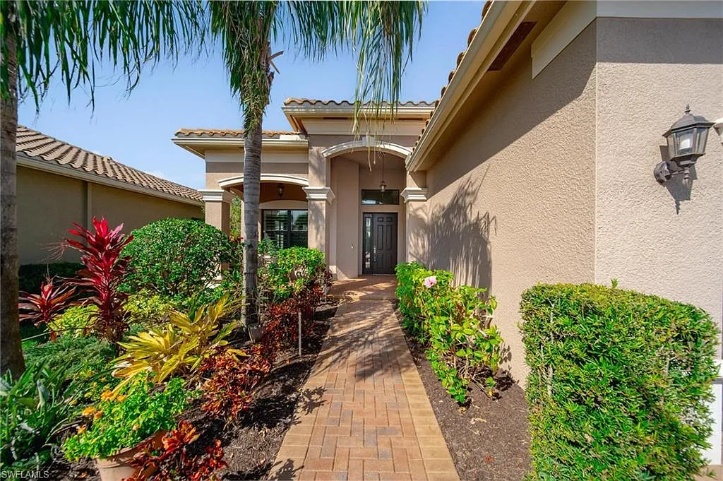 2 bed, 2.0 bath, 2081 sqft, $4,350 — Photo 4