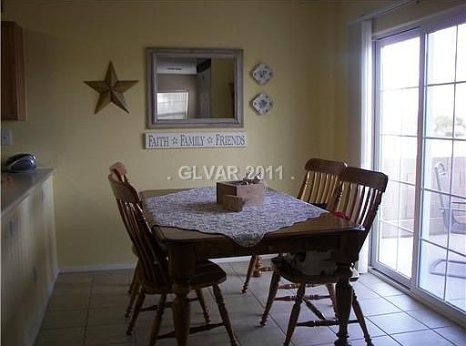 4th image of 9048 Gabardine Ave