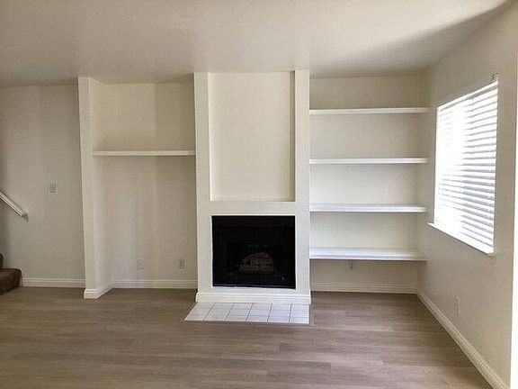 4th image of 43437 30th St W Unit 3