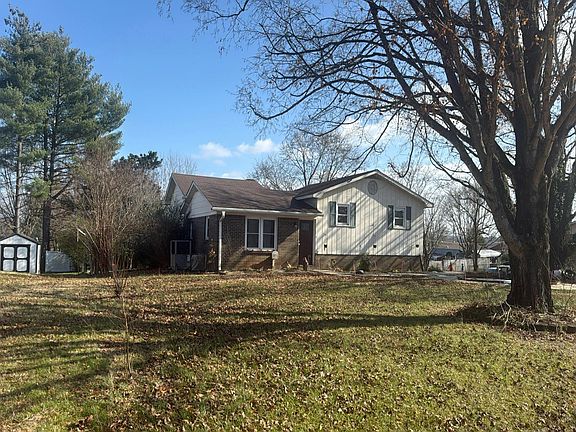 3rd image of 210 Chapel Dr