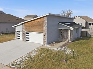 5307 Bradbury Ct, Ames, IA 50014