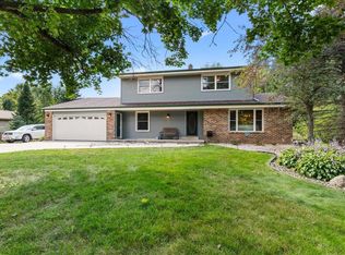 8605 Salisbury Rd, Kewaskum, WI 53040