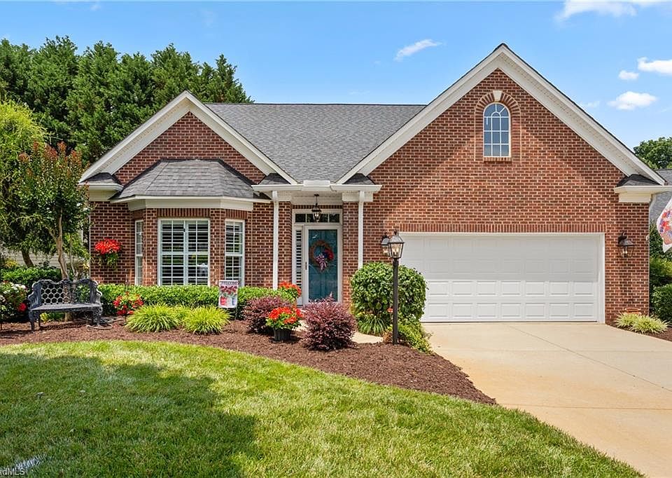 1st image of 109 Windward Ln