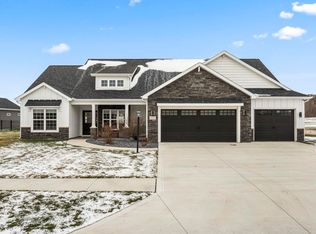 2011 Fairway Dr, Auburn, IN 46706