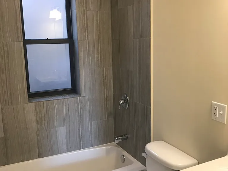 6601 N Campbell Ave — Photo 7