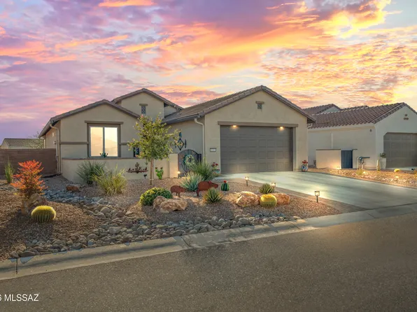 1350 E Claystone Dr, Green Valley, AZ 85614