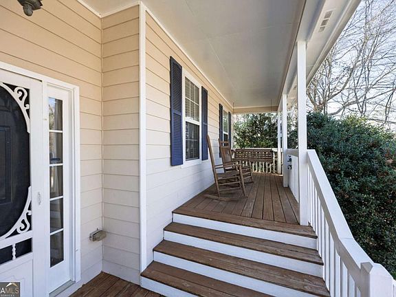 3rd image of 360 S Red Oak Way