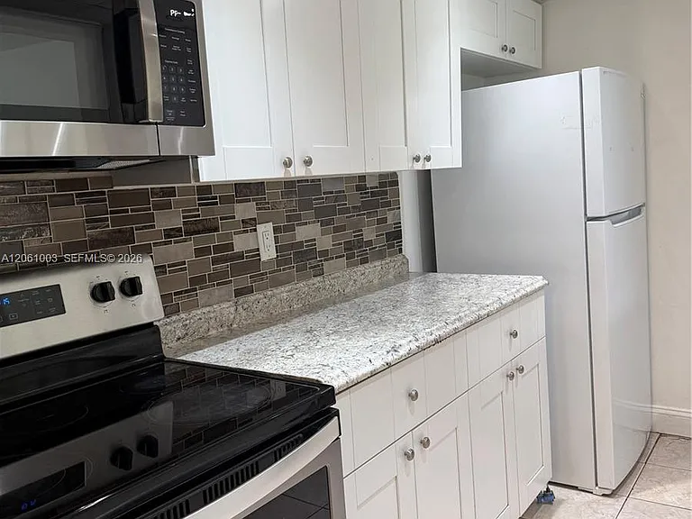 3246 N Pine Island Rd #101 — Photo 25