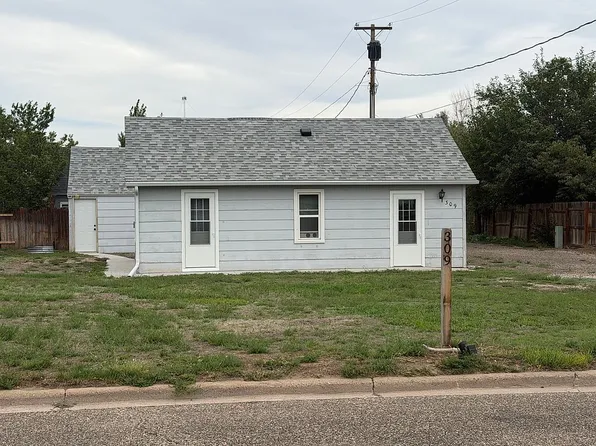 309 W 6th St, Pine Bluffs, WY 82082