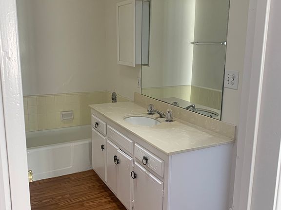 5th image of 319 S Clark Dr #4198027