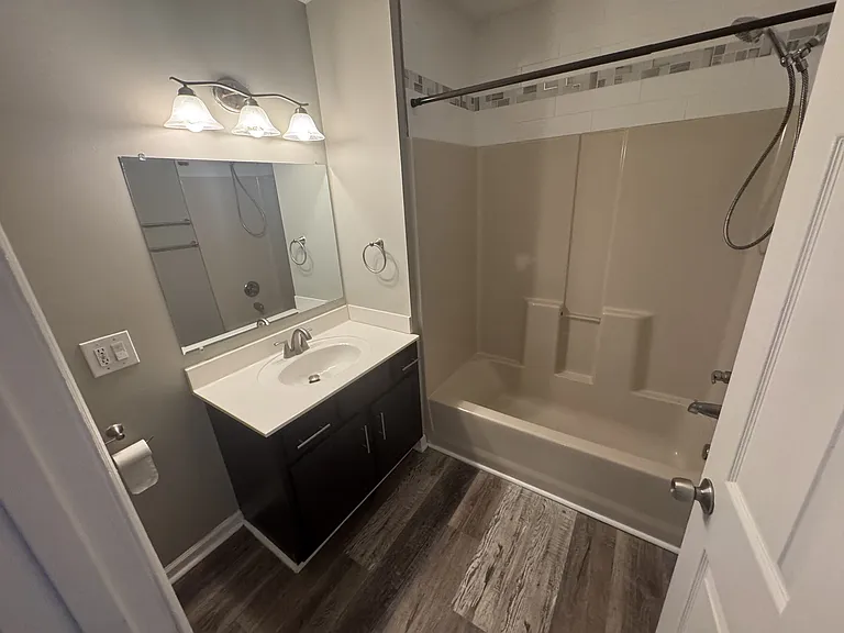 100 Warren St #1 — Photo 6